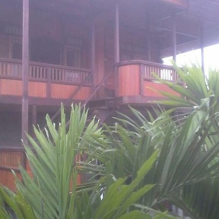 Sunset Guest House & Bar Bunaken Εξωτερικό φωτογραφία