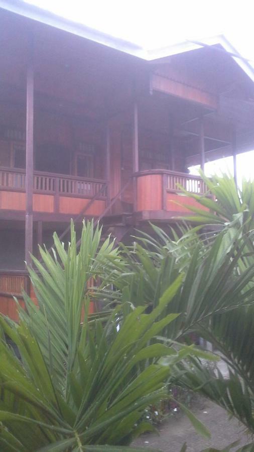 Sunset Guest House & Bar Bunaken Εξωτερικό φωτογραφία