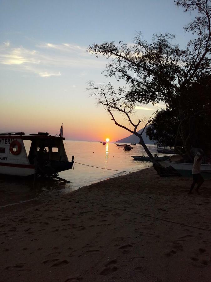 Sunset Guest House & Bar Bunaken Εξωτερικό φωτογραφία