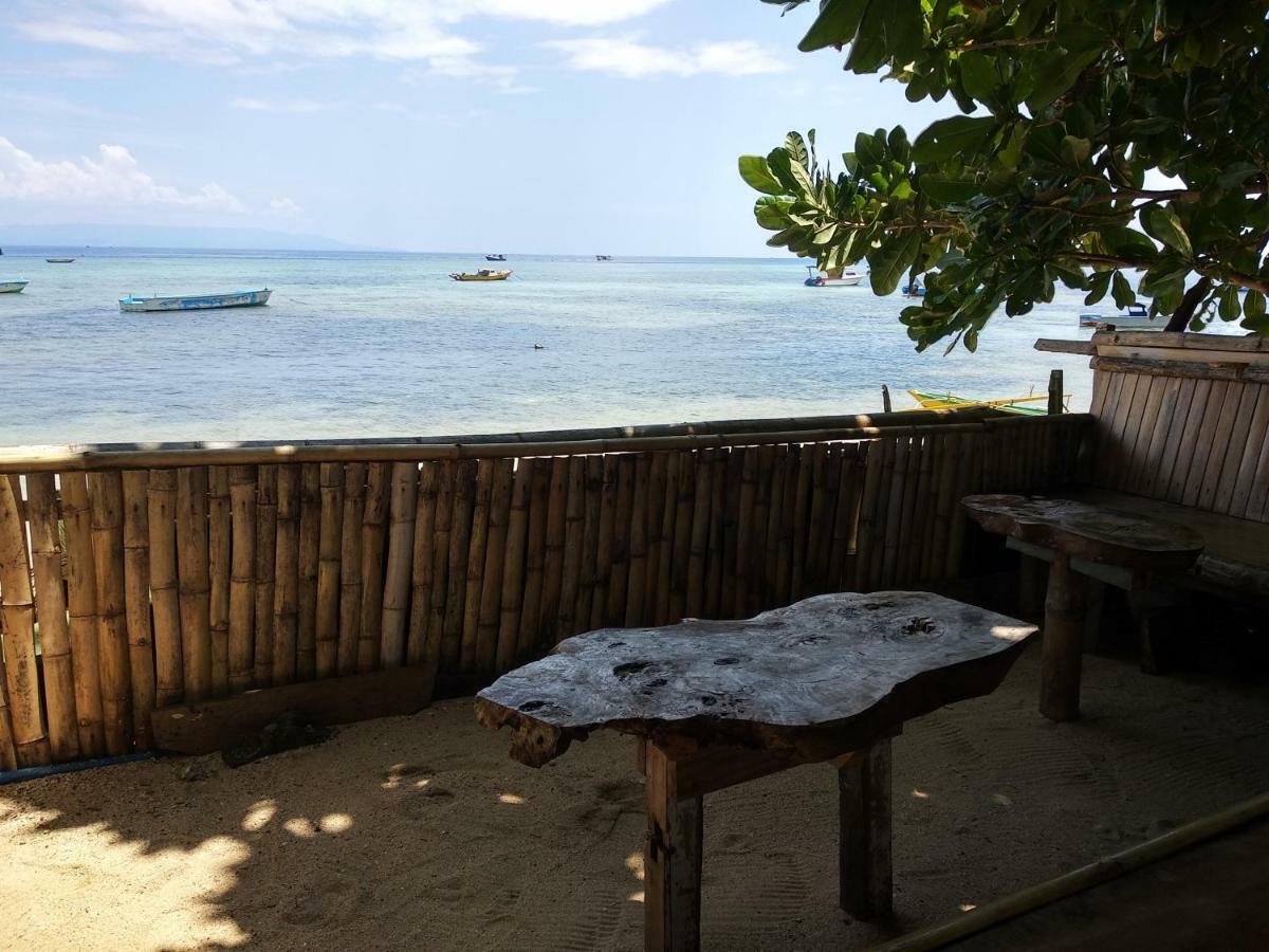 Sunset Guest House & Bar Bunaken Εξωτερικό φωτογραφία