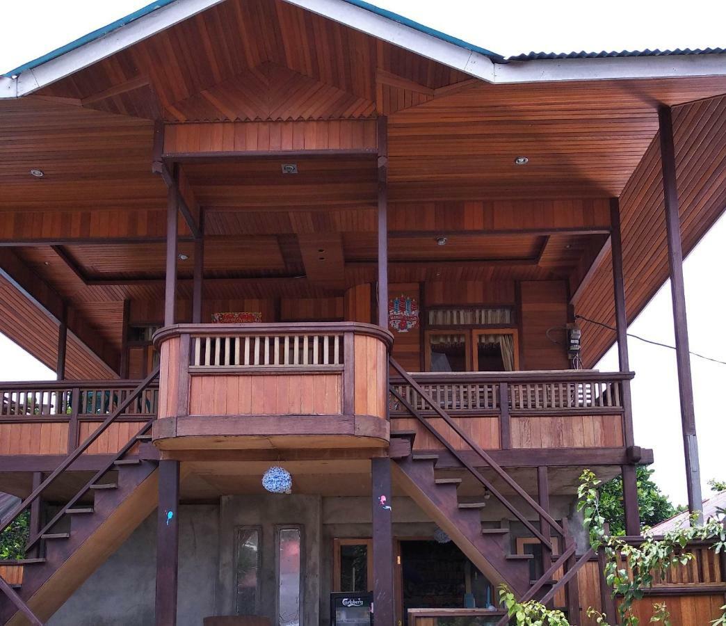 Sunset Guest House & Bar Bunaken Εξωτερικό φωτογραφία
