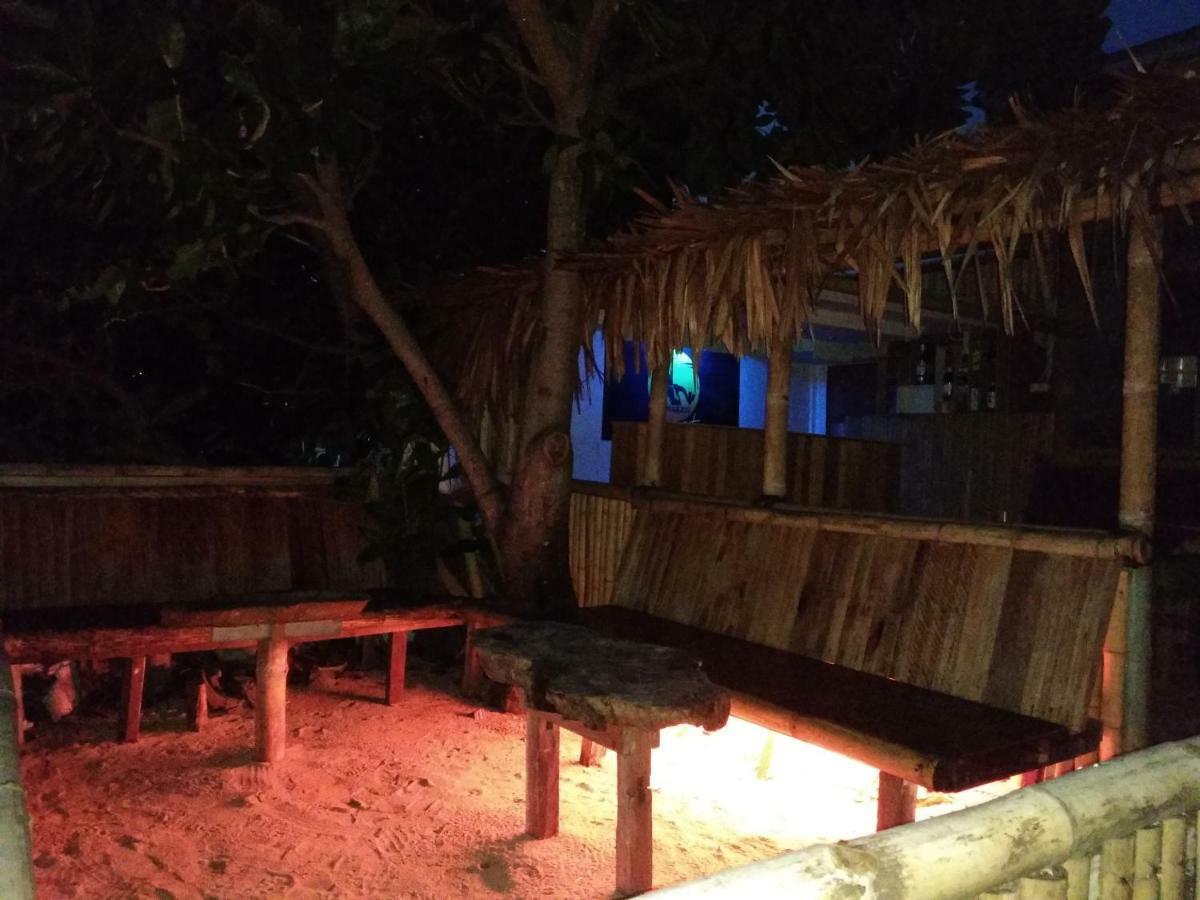 Sunset Guest House & Bar Bunaken Εξωτερικό φωτογραφία