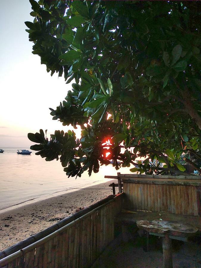 Sunset Guest House & Bar Bunaken Εξωτερικό φωτογραφία